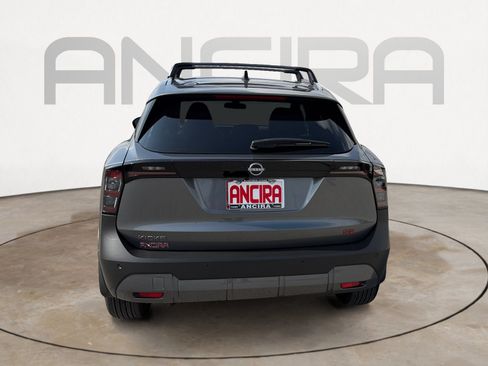 Used 2026 Nissan Kicks SR FWD image 9
