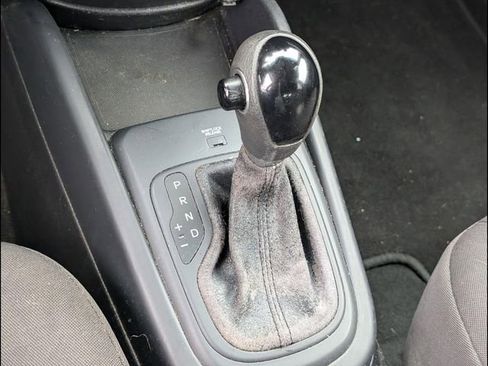 Used 2013 Kia Soul FWD image 12