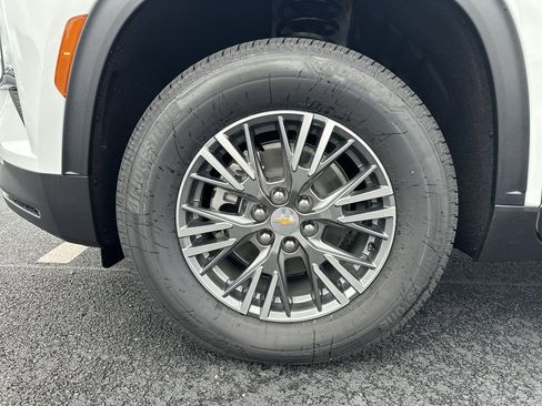 New 2026 Chevrolet Traverse LT FWD image 16