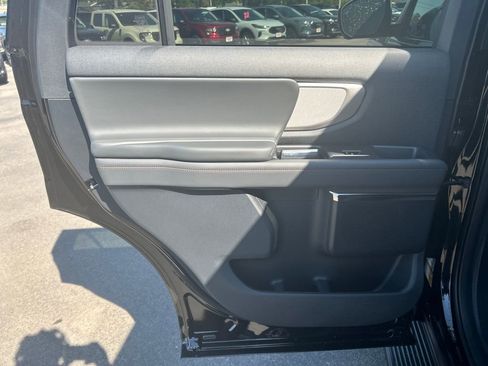 New 2025 Ford Expedition Active image 26