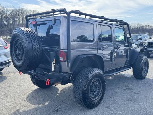 Used 2016 Jeep Wrangler Unlimited Rubicon AWD/4WD image 5
