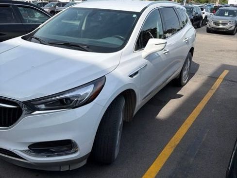Used 2021 Buick Enclave Essence w/ Sound and Sites Package FWD image 1