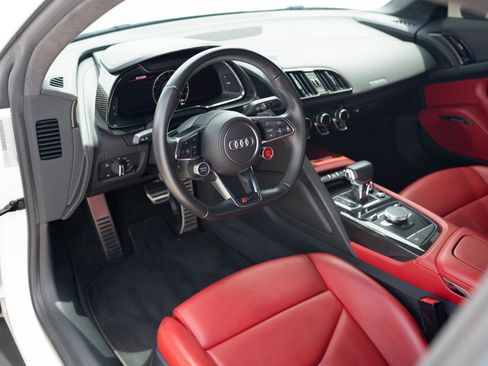 Used 2018 Audi R8 V10 RWD image 33