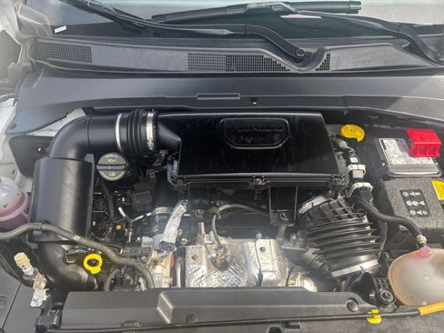 Used 2025 Jeep Compass Trailhawk image 30