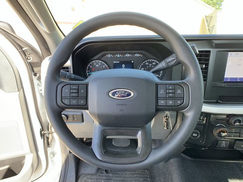 New 2026 Ford F250 XL w/ XL Chrome Package image 23