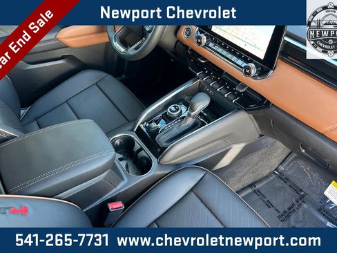 New 2025 GMC Canyon AT4 w/ AT4 Premium Package image 13