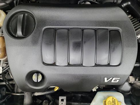 Used 2018 Dodge Journey SE image 30