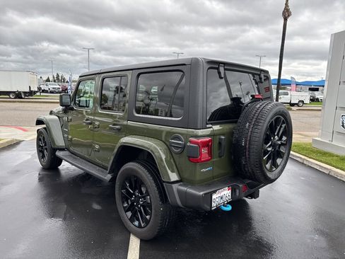 Used 2023 Jeep Wrangler Unlimited Sahara w/ Cold Weather Group image 8