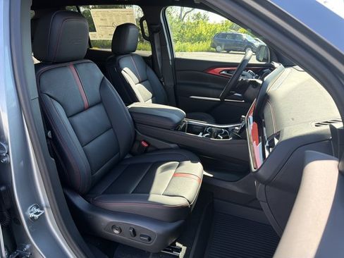 New 2026 Chevrolet Traverse RS w/ LPO, Floor Liner Package AWD/4WD image 35