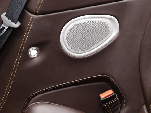 Used 2019 Aston Martin DB11 Volante RWD image 52