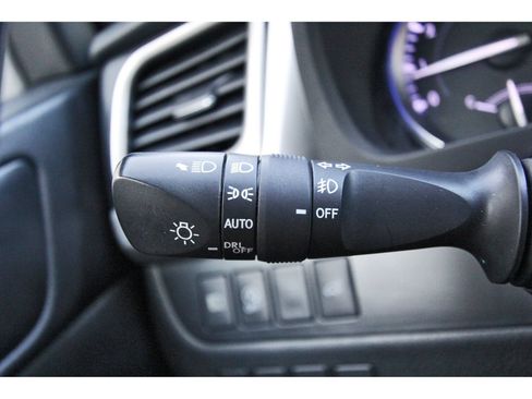 Used 2018 Toyota Highlander XLE AWD/4WD image 17