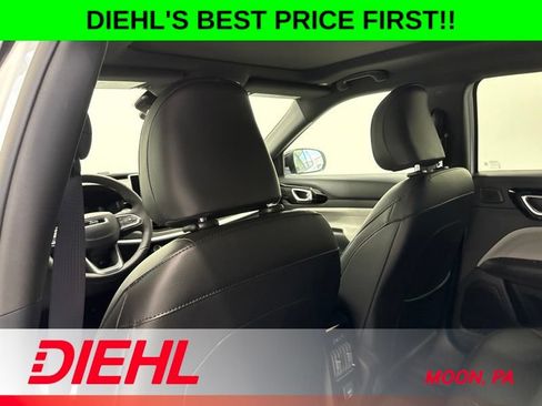 New 2026 Jeep Compass Limited w/ Sun, Sound & Navigation Group AWD/4WD image 18