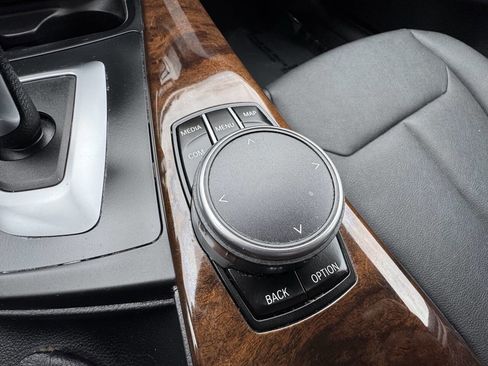 Used 2018 BMW 320i xDrive Sedan image 30