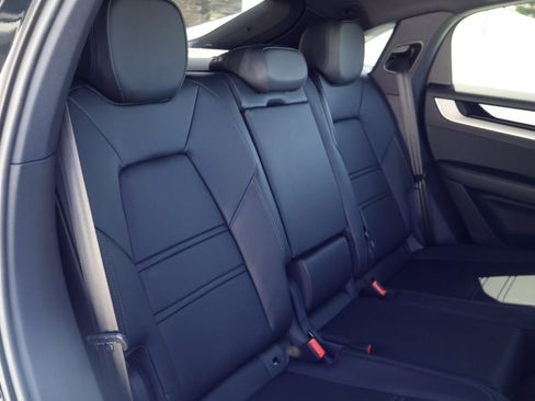 New 2026 Porsche Cayenne Coupe AWD/4WD image 23