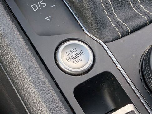 Used 2023 Volkswagen Atlas SE AWD/4WD image 16