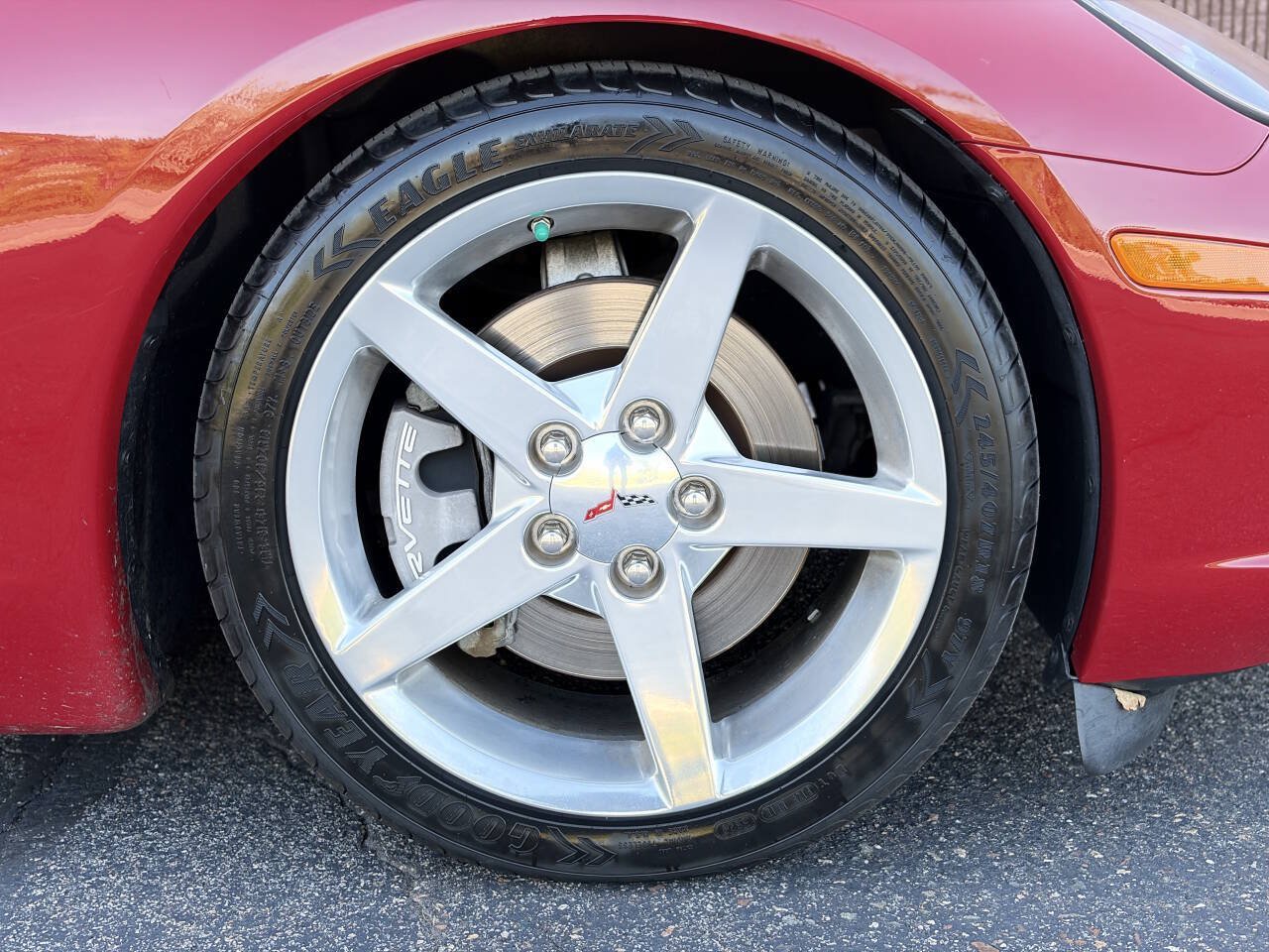 Used 2005 Chevrolet Corvette Coupe w/ Preferred Equipment Group RWD image 9