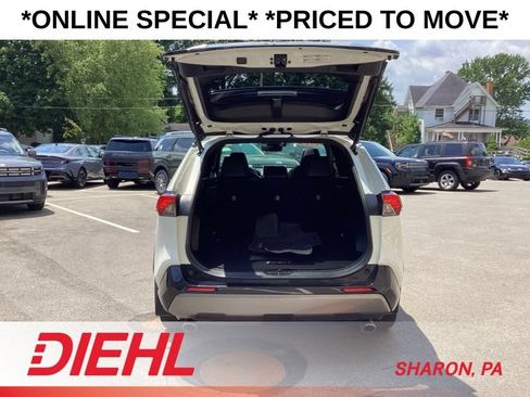 Used 2020 Toyota RAV4 XSE w/ Carpet Mat Package AWD/4WD image 10