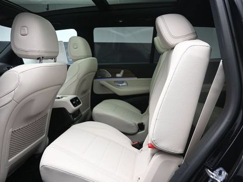 Used 2026 Mercedes-Benz GLS 450 4MATIC image 23