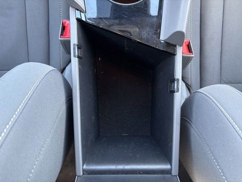 Used 2023 Hyundai Elantra SEL w/ Convenience Package image 36