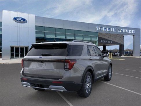 New 2026 Ford Explorer Platinum image 8