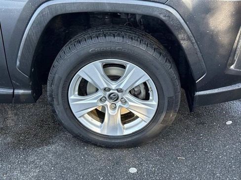 Used 2019 Toyota RAV4 LE image 7