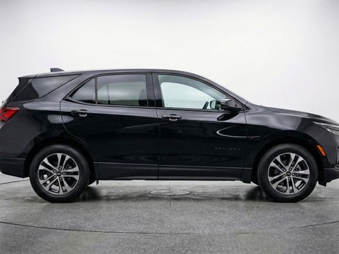 Used 2025 Chevrolet Equinox LT FWD image 11
