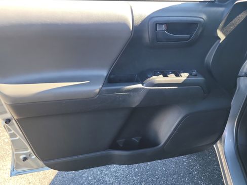Certified 2022 Toyota Tacoma SR image 16