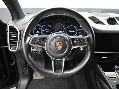 Used 2020 Porsche Cayenne AWD/4WD image 16