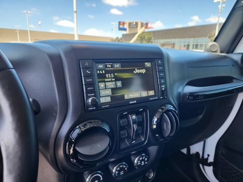Used 2014 Jeep Wrangler Unlimited Sahara AWD/4WD image 22