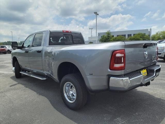 New 2024 RAM 3500 Tradesman w/ Chrome Appearance Group AWD/4WD image 5
