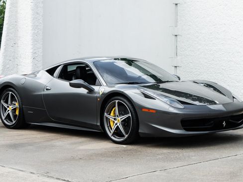 Used 2013 Ferrari 458 Italia Coupe RWD image 2