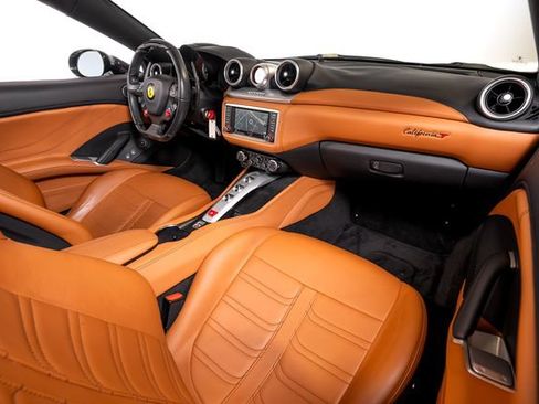 Certified 2016 Ferrari California T RWD image 54