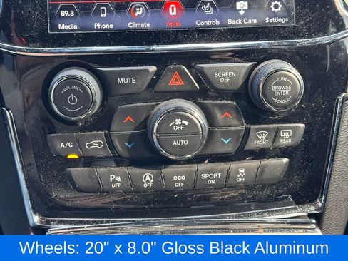 Used 2020 Jeep Grand Cherokee Altitude image 33