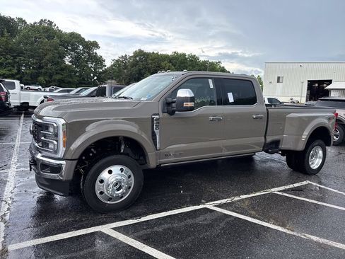 Used 2026 Ford F450 King Ranch w/ Chrome Package AWD/4WD image 9