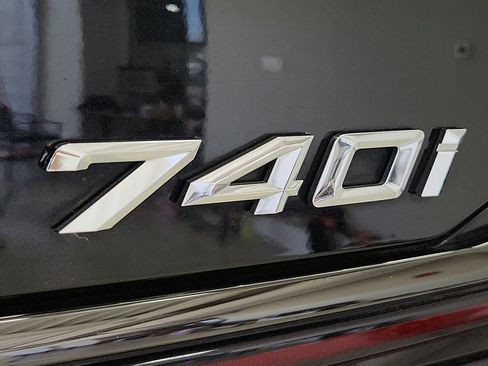 Used 2022 BMW 740i xDrive w/ M Sport Package AWD/4WD image 44
