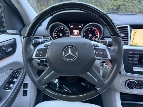 Used 2016 Mercedes-Benz GL 450 4MATIC image 31