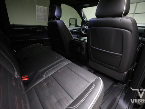 Used 2025 GMC Sierra 2500 AT4X AWD/4WD image 12
