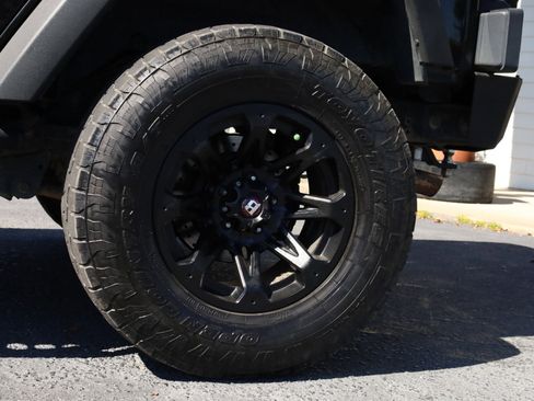 Used 2015 Jeep Wrangler Unlimited Sport w/ Connectivity Group image 20