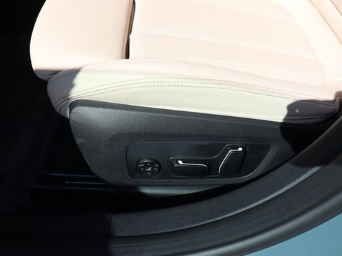 Used 2025 BMW 440i xDrive w/ Premium Package image 18