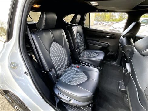 Used 2022 Toyota Highlander XSE image 20