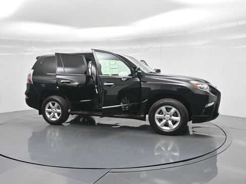 Used 2017 Lexus GX 460 w/ Navigation Package image 39