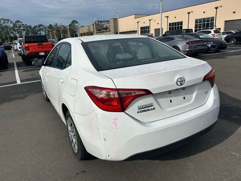 Used 2019 Toyota Corolla LE image 3
