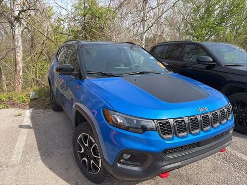 Used 2024 Jeep Compass Trailhawk image 1