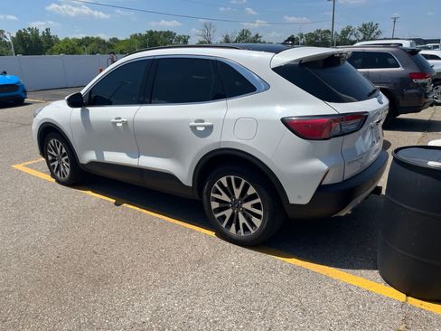 Used 2020 Ford Escape Titanium AWD/4WD image 9
