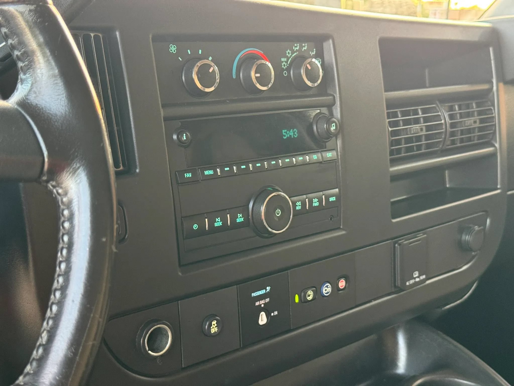 Used 2020 Chevrolet Express 3500 w/ Power Convenience Package RWD image 14