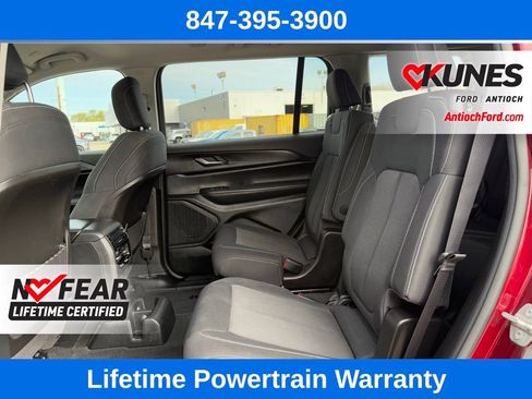 Used 2023 Jeep Grand Cherokee L Laredo image 27