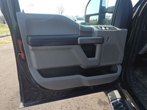 Used 2022 Ford F350 XLT w/ XLT Premium Package image 21