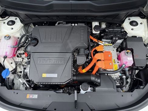 Certified 2025 Kia Niro LX FWD image 39