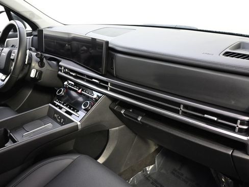 Used 2025 Hyundai Santa Fe SEL AWD/4WD image 15
