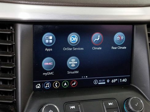 Used 2023 GMC Acadia SLT image 16